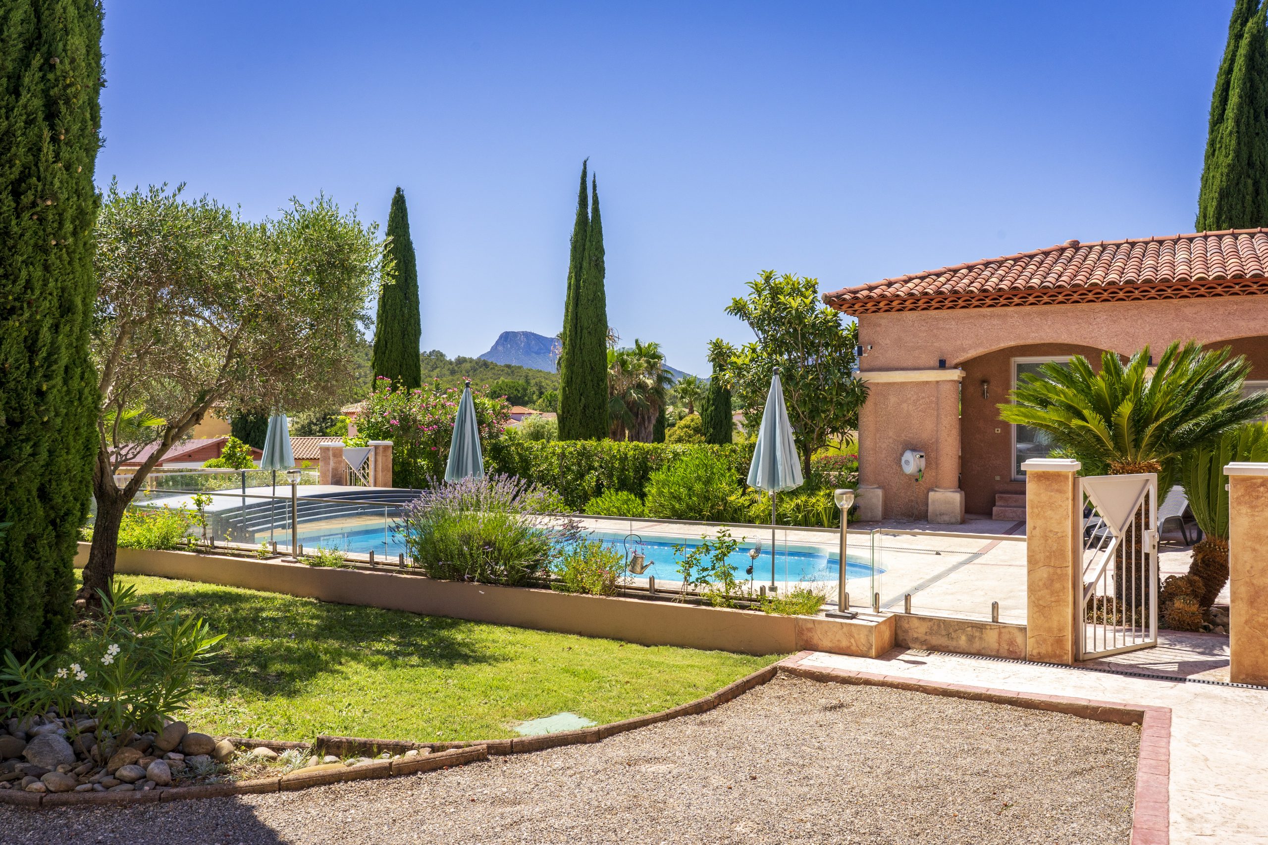 Piscine privée et sécurisée