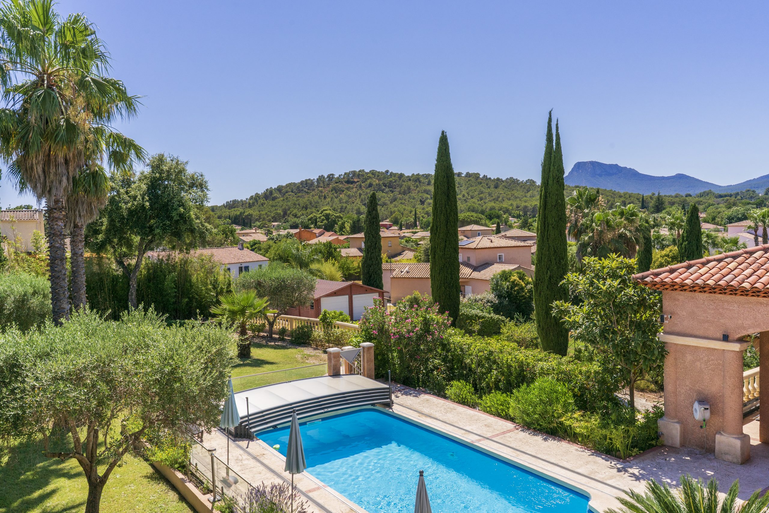 Piscine privée et sécurisée